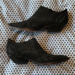 Vintage pointed low cowboy boots